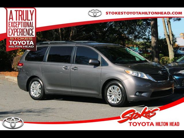 2013 Toyota Sienna XLE Auto Access Seat