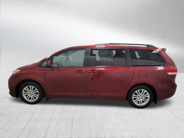 2013 Toyota Sienna XLE Auto Access Seat