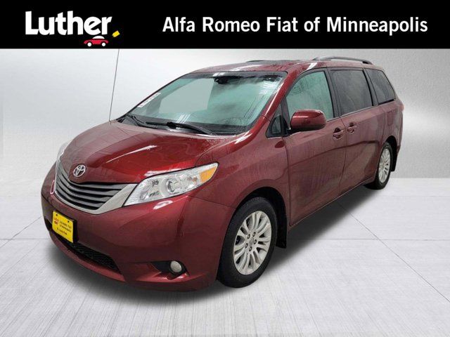 2013 Toyota Sienna XLE Auto Access Seat