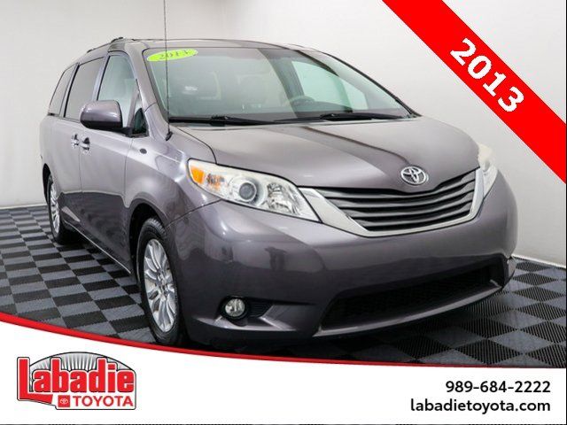 2013 Toyota Sienna XLE Auto Access Seat