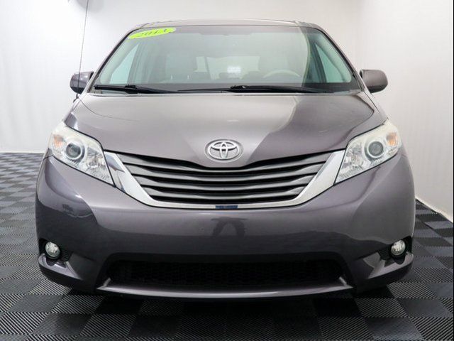 2013 Toyota Sienna XLE Auto Access Seat