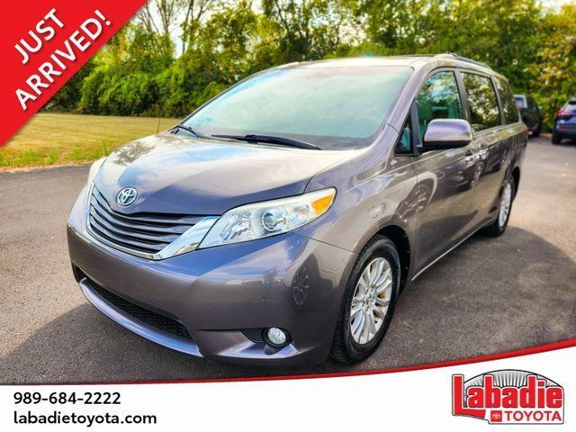 2013 Toyota Sienna XLE Auto Access Seat