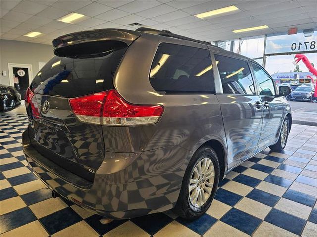 2013 Toyota Sienna 