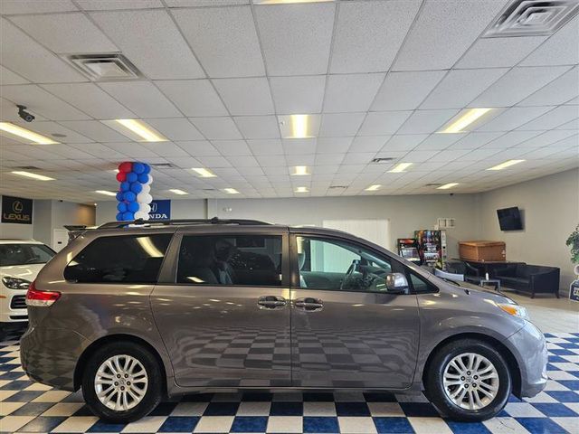 2013 Toyota Sienna 