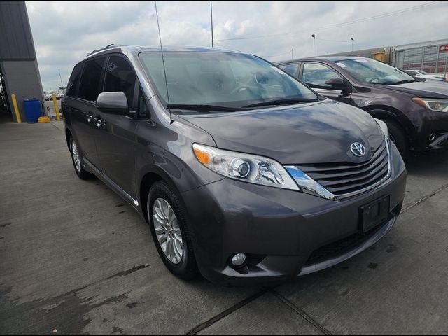 2013 Toyota Sienna 