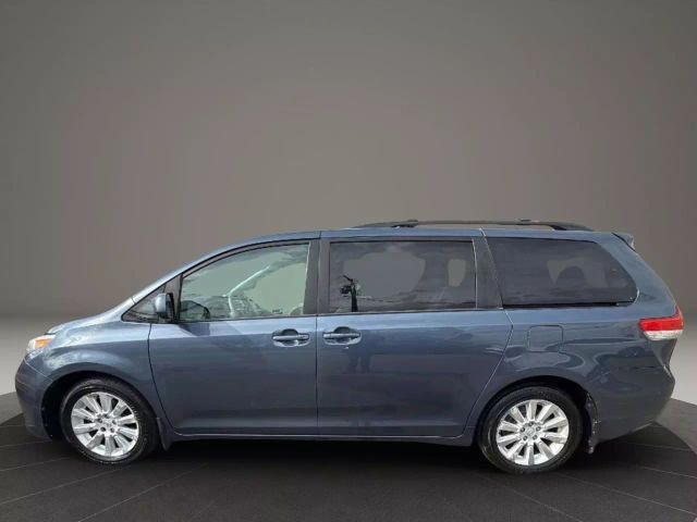 2013 Toyota Sienna XLE
