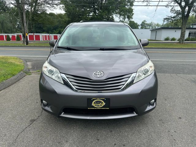 2013 Toyota Sienna XLE