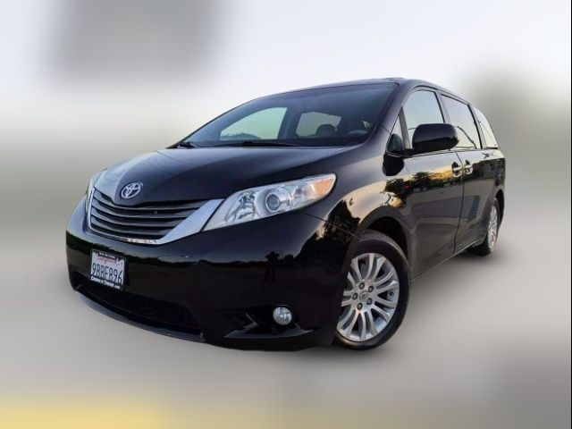 2013 Toyota Sienna XLE