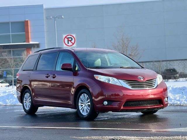 2013 Toyota Sienna XLE