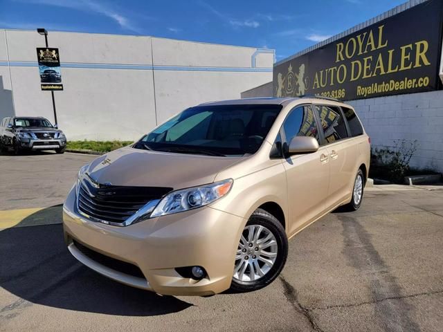 2013 Toyota Sienna XLE