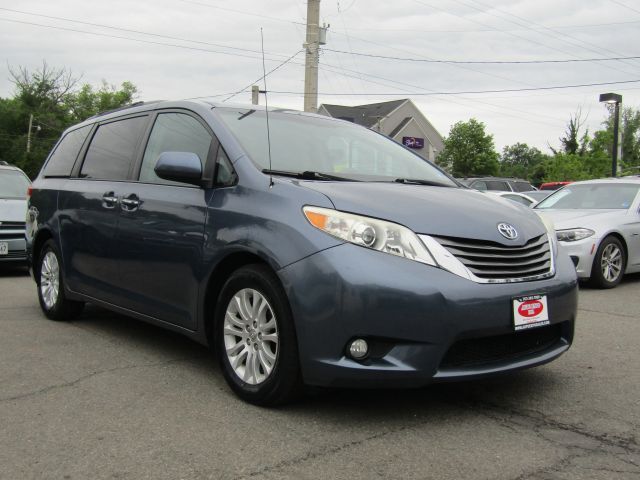 2013 Toyota Sienna XLE