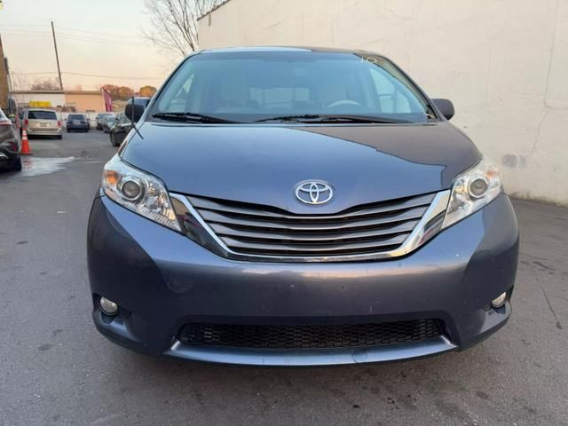 2013 Toyota Sienna XLE