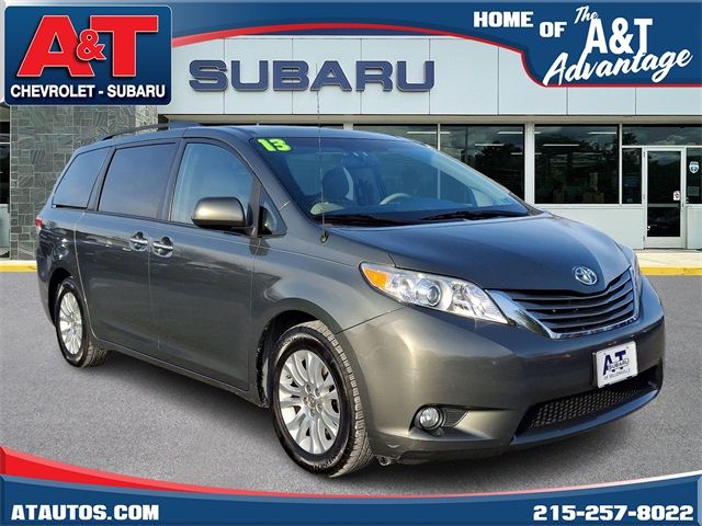 2013 Toyota Sienna XLE Auto Access Seat