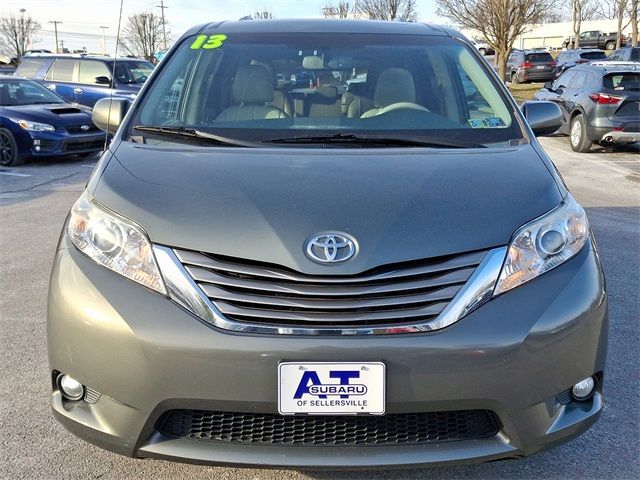 2013 Toyota Sienna XLE Auto Access Seat