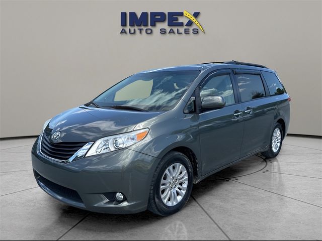 2013 Toyota Sienna XLE Auto Access Seat