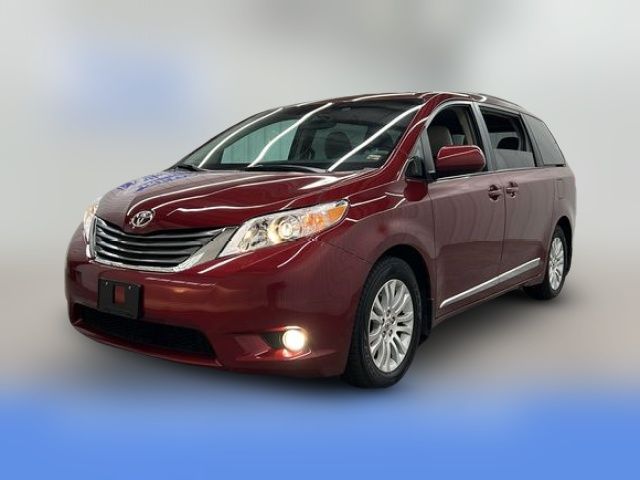 2013 Toyota Sienna XLE Auto Access Seat