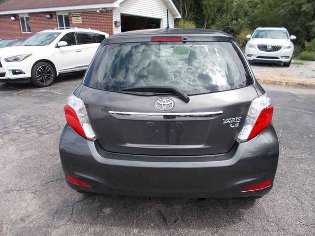 2013 Toyota Yaris LE