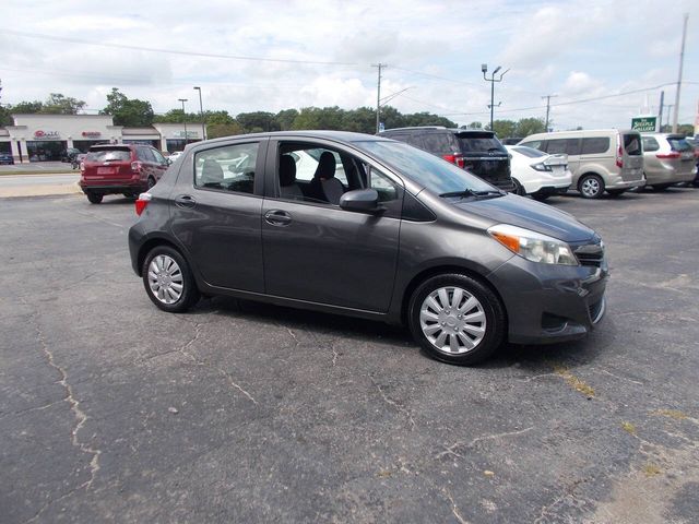 2013 Toyota Yaris LE