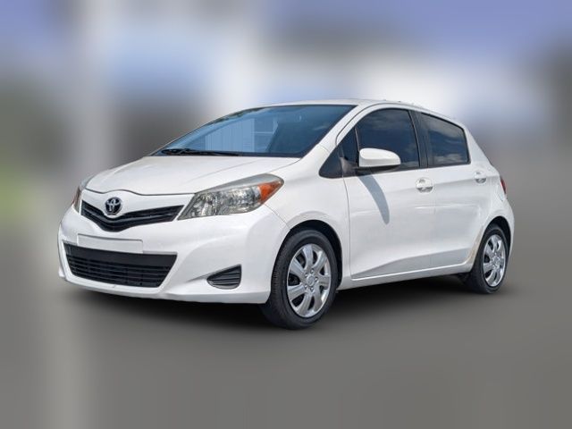 2013 Toyota Yaris LE