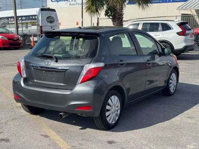 2013 Toyota Yaris LE