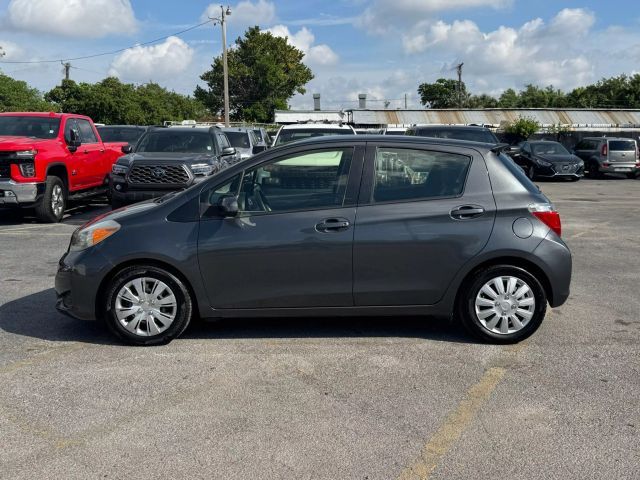 2013 Toyota Yaris LE