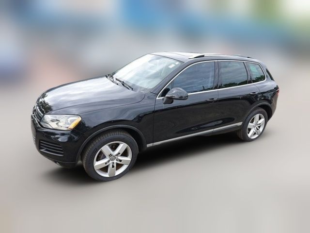 2013 Volkswagen Touareg Lux