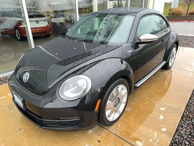 2013 Volkswagen Beetle 2.5L Fender Edition