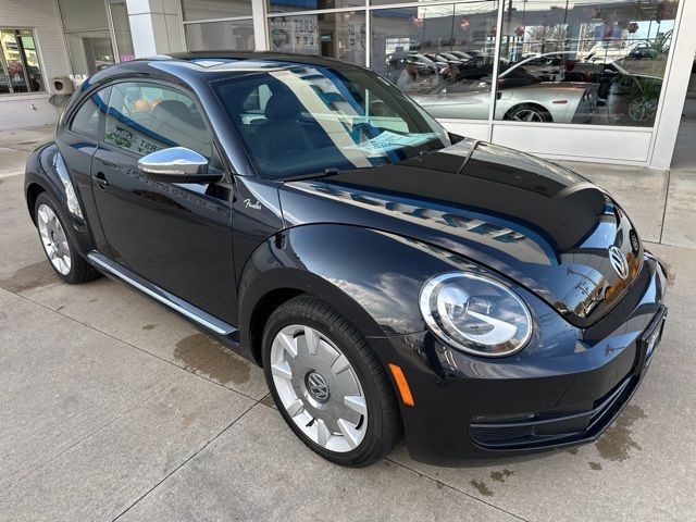 2013 Volkswagen Beetle 2.5L Fender Edition