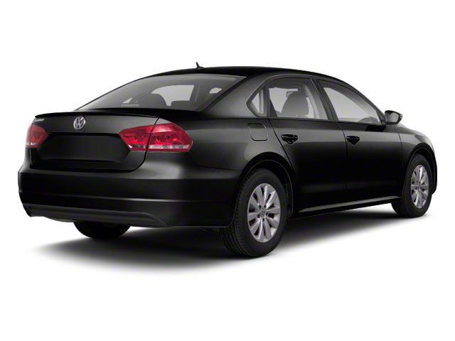 2013 Volkswagen Passat SE Navigation