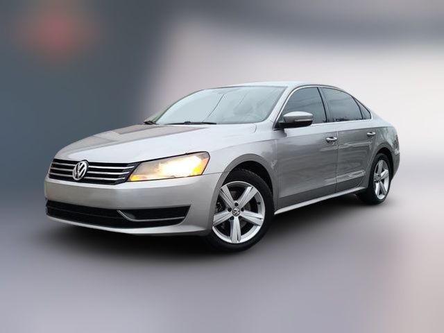 2013 Volkswagen Passat SE Navigation