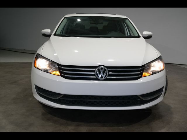 2013 Volkswagen Passat SE Navigation