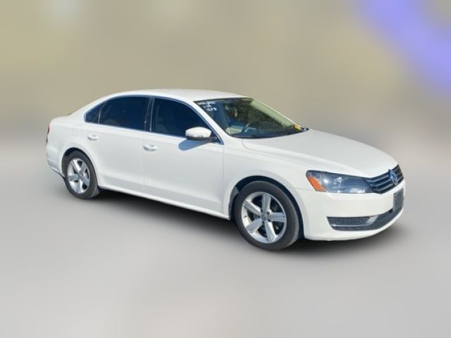 2013 Volkswagen Passat SE