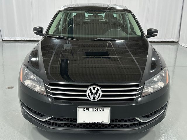 2013 Volkswagen Passat SE Navigation