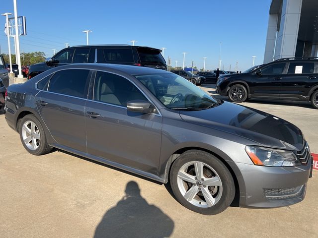 2013 Volkswagen Passat SE Navigation