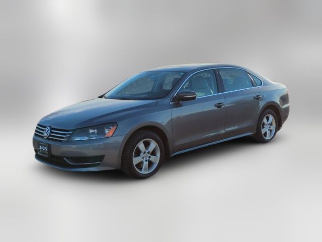 2013 Volkswagen Passat SE Navigation