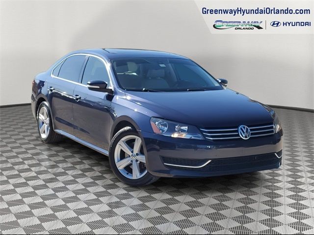 2013 Volkswagen Passat SE Navigation