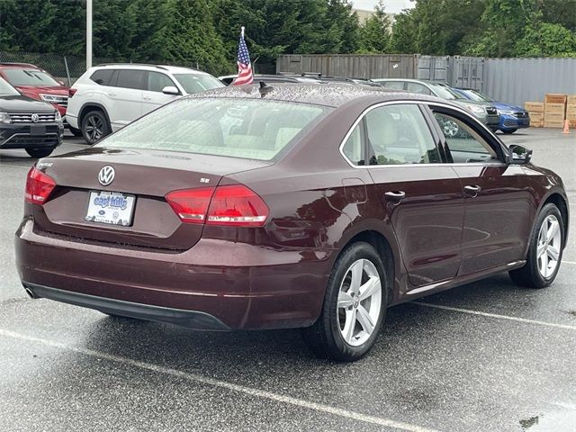 2013 Volkswagen Passat SE Navigation