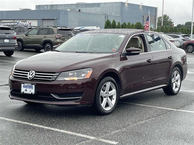 2013 Volkswagen Passat SE Navigation