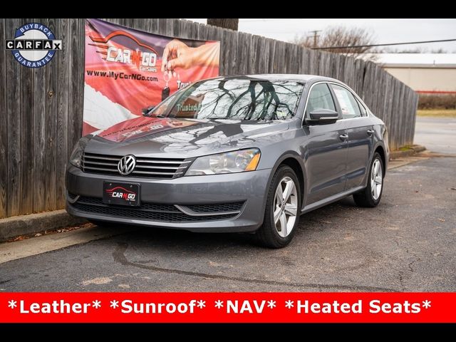 2013 Volkswagen Passat SE Navigation