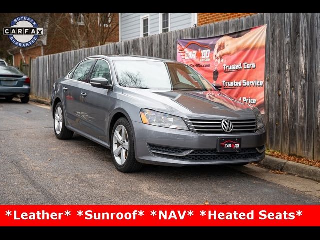 2013 Volkswagen Passat SE Navigation