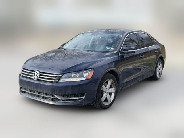 2013 Volkswagen Passat SE Navigation