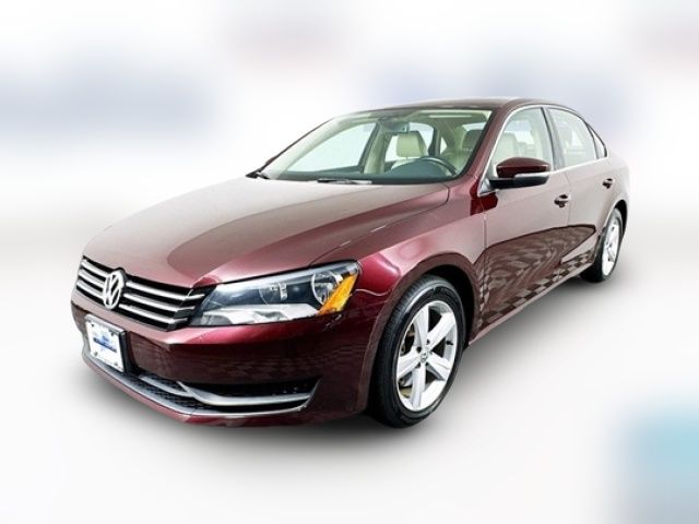 2013 Volkswagen Passat SE Navigation