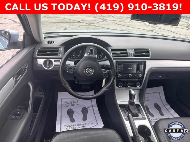 2013 Volkswagen Passat SE Navigation