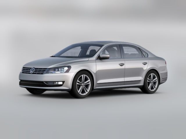 2013 Volkswagen Passat SE Navigation