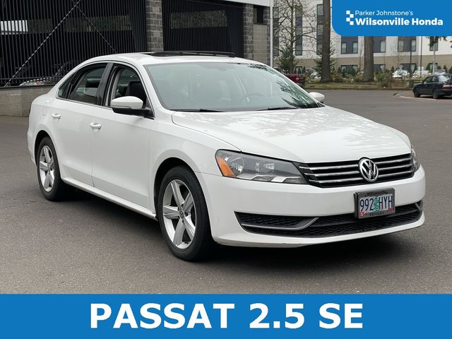 2013 Volkswagen Passat SE Navigation