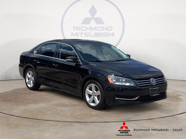 2013 Volkswagen Passat SE Navigation