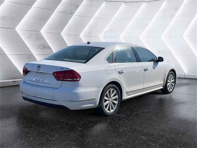 2013 Volkswagen Passat SEL Premium