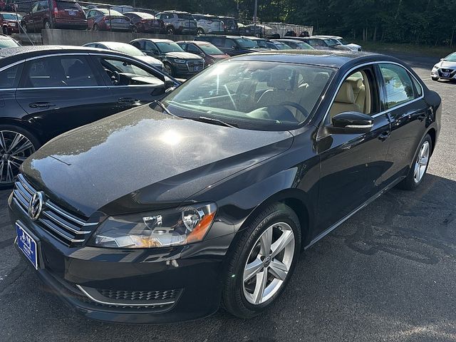 2013 Volkswagen Passat SE Navigation