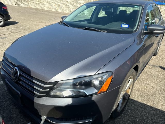 2013 Volkswagen Passat SE