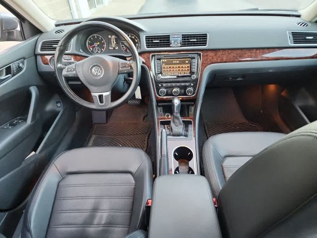 2013 Volkswagen Passat SEL